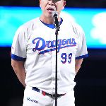 井上一樹、テラスを語る「ウチのホームランは35本増える。打たれるのは20本。イーブンではない」→結果ｗｗｗｗｗｗｗｗｗｗｗｗｗｗ のサムネイル画像