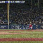 広島・辰見鴻之介がプロ野球新記録　代走でシーズン最多26個目の盗塁成功 のサムネイル画像