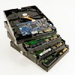 【HDDケース】電源周りがゴミだと24TB 前後クラスのHDDとか動作不安定やで お立ち台とか5ベイケースとか心当たり多すぎやろ のサムネイル画像
